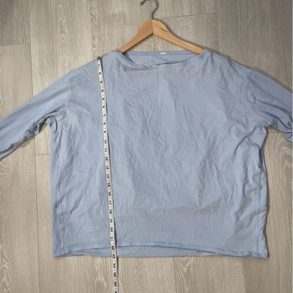 Lululemon Back In Action Long Sleeve Blue Linen size 12 fit - Picture 8 of 13